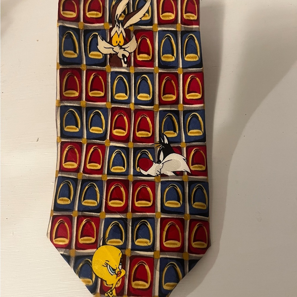 LOONEY TUNES MENS TIE RED BLUE AND GOLD TWEETY BIRD 100% Silk